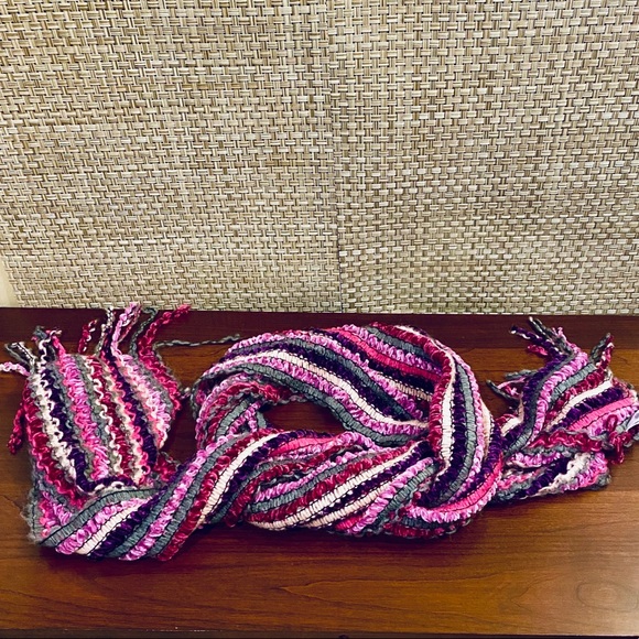 NWOT Long Pink and Purple Acrylic Velour Ribbon Scarf - Picture 6 of 11